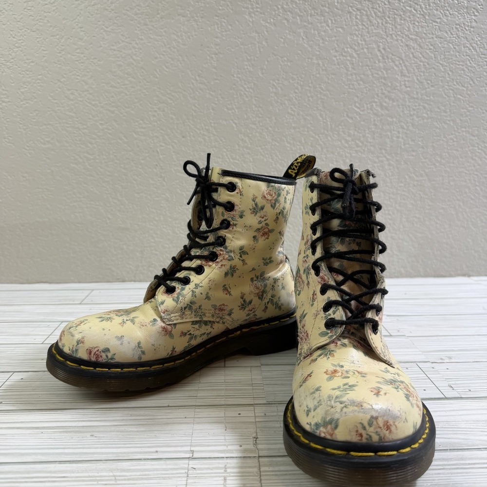 Dr Martens  Light Beige Leather Rose Floral Combat Boots 1460 Womens US 7L